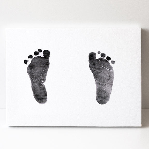 DIY Babys Fuß- und Handabdrücke auf Leinwand
